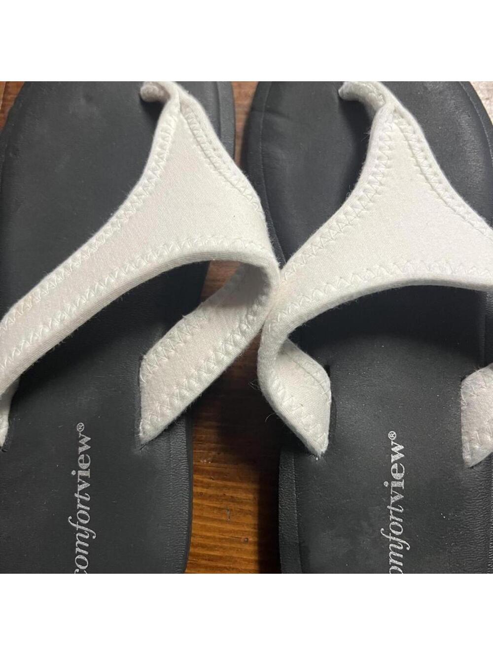 Comfortview Women's White and Black Flipflop